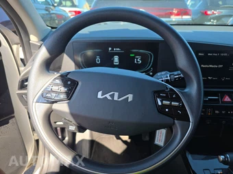 2025 Kia Niro LX - miniatura 10