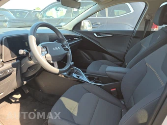 2025 Kia Niro LX - miniatura 7