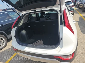2025 Kia Niro LX - miniatura 16