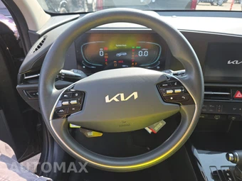 2025 Kia Niro LX - miniatura 10
