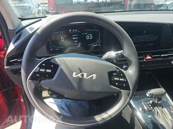 2025 Kia Niro LX - miniatura 10