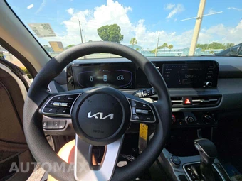 2025 Kia Seltos LX - miniatura 10