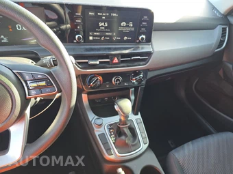 2025 Kia Seltos LX - miniatura 11