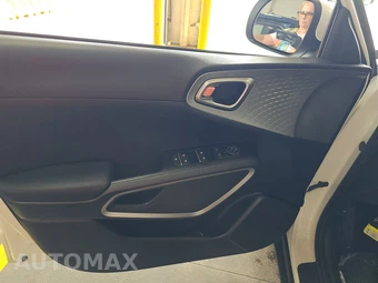 2025 Kia Soul LX - miniatura 9