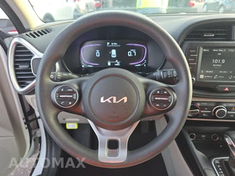 2025 Kia Soul LX - miniatura 10