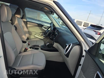 2025 Kia Soul LX - miniatura 8