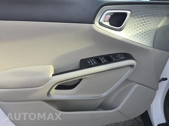 2025 Kia Soul LX - miniatura 9