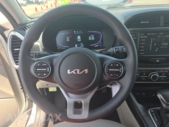 2025 Kia Soul LX - miniatura 10