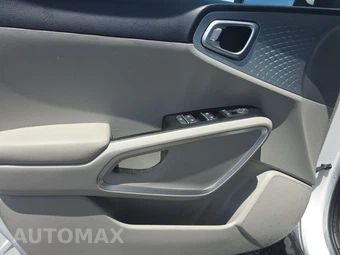 2025 Kia Soul LX - miniatura 9