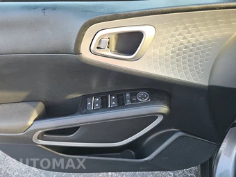 2025 Kia Soul LX - miniatura 9