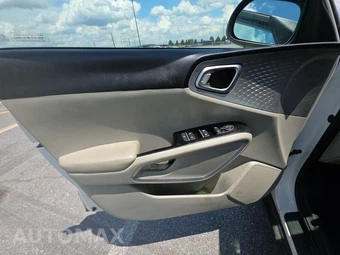 2025 Kia Soul LX - miniatura 9