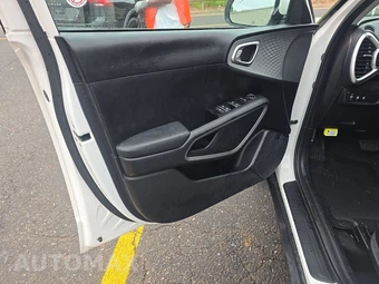 2025 Kia Soul LX - miniatura 9