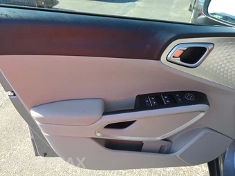 2025 Kia Soul LX - miniatura 9