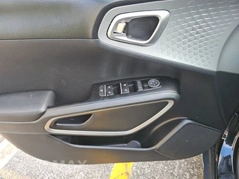 2025 Kia Soul LX - miniatura 9