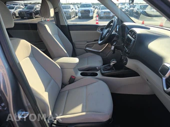 2025 Kia Soul LX - miniatura 8