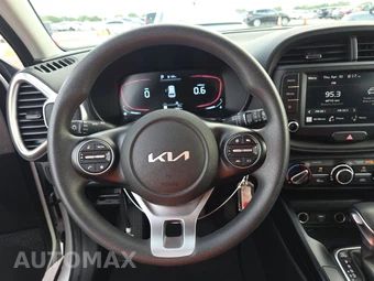 2025 Kia Soul LX - miniatura 10
