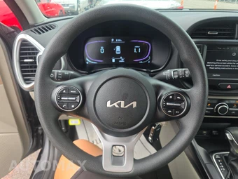 2025 Kia Soul LX - miniatura 10