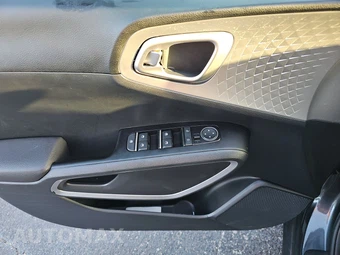 2025 Kia Soul LX - miniatura 9