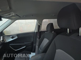 2025 Kia Soul LX - miniatura 17