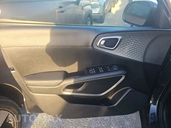 2025 Kia Soul LX - miniatura 9