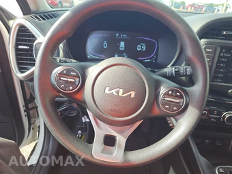 2025 Kia Soul LX - miniatura 10