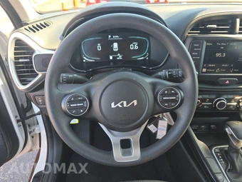 2025 Kia Soul LX - miniatura 10