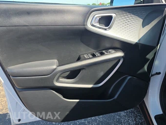 2025 Kia Soul LX - miniatura 9