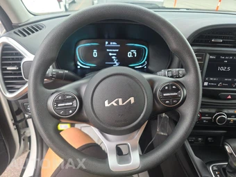2025 Kia Soul LX - miniatura 10