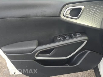 2025 Kia Soul LX - miniatura 9
