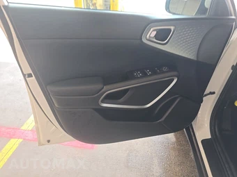 2025 Kia Soul LX - miniatura 9