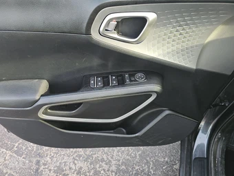 2025 Kia Soul LX - miniatura 9
