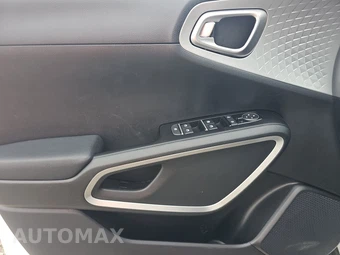 2025 Kia Soul LX - miniatura 9