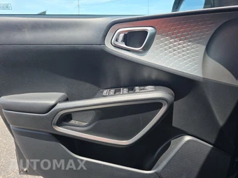 2025 Kia Soul LX - miniatura 9