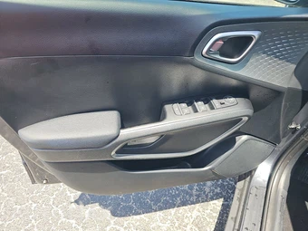 2025 Kia Soul LX - miniatura 9
