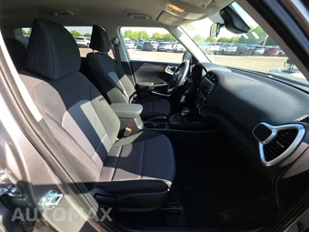 2025 Kia Soul LX - miniatura 8