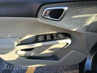 2025 Kia Soul LX - miniatura 9