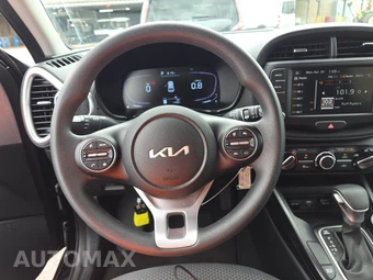 2025 Kia Soul LX - miniatura 10