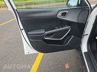 2025 Kia Soul LX - miniatura 9