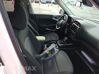 2025 Kia Soul LX - miniatura 8