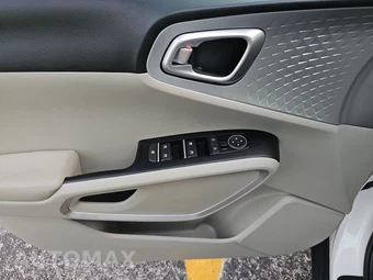 2025 Kia Soul LX - miniatura 9