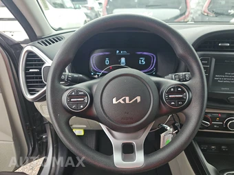 2025 Kia Soul LX - miniatura 10