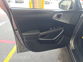 2025 Kia Soul LX - miniatura 9