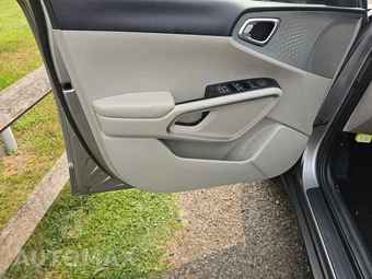 2025 Kia Soul LX - miniatura 9