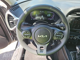 2025 Kia Soul LX - miniatura 10