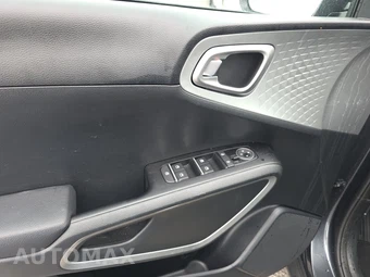 2025 Kia Soul LX - miniatura 9