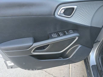 2025 Kia Soul LX - miniatura 9