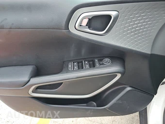 2025 Kia Soul LX - miniatura 9