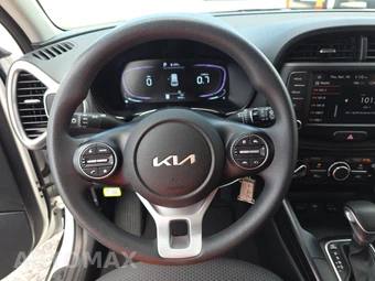 2025 Kia Soul LX - miniatura 10