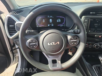 2025 Kia Soul LX - miniatura 10