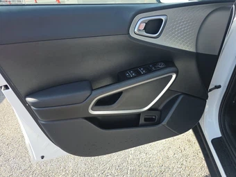 2025 Kia Soul LX - miniatura 9